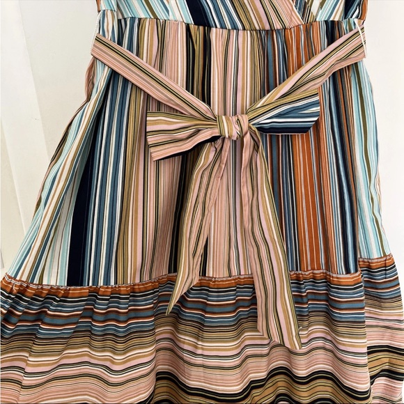 Donna Morgan Dresses & Skirts - Donna Morgan Multi Color Striped Sleeveless Dress Plunge Neck Size 8